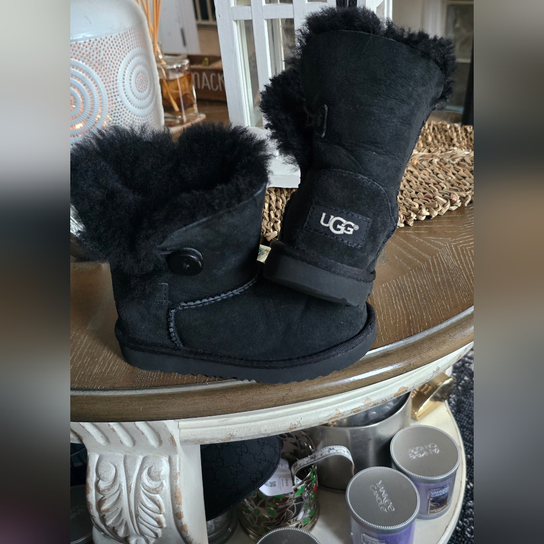Ugg
